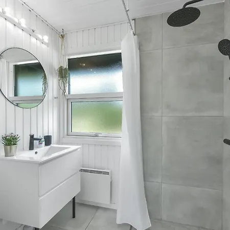 Stunning In With Kitchen *