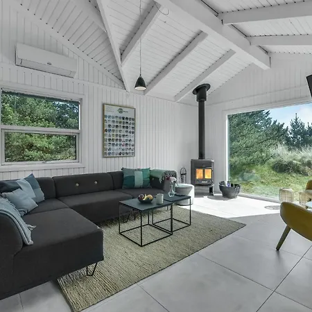Stunning In With Kitchen Blåvand
